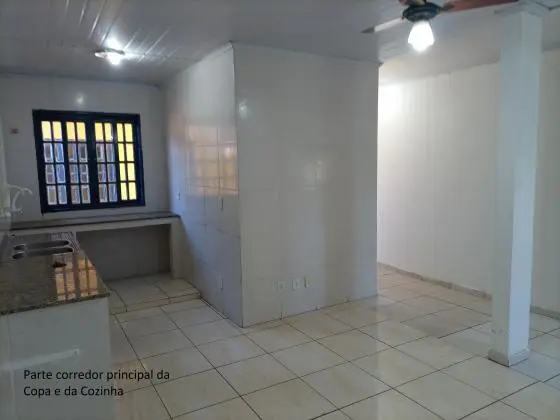 Vende-se excelente casa divisa C.Frio X S.Pedro com vista parcial do mar