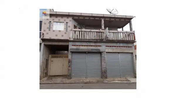 Vende - se Casa de 275m2