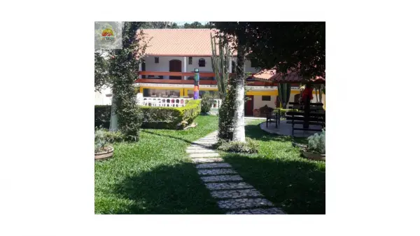 Vende - se Chácara de 1.000m2