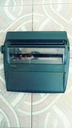 Vendo Máquina de Escrever Elétrica Seminova