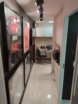 ALUGA-SE SALA COMERCIAL CEO BARRA DA TIJUCA. 32M2. PRONTA PARA TRABALHAR!
