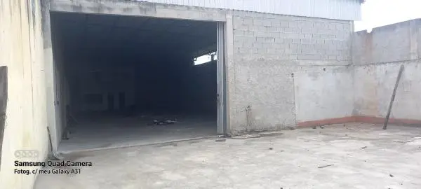 VENDA OU ALUGUEL Galpão em Santíssimo perto de Campo Grande