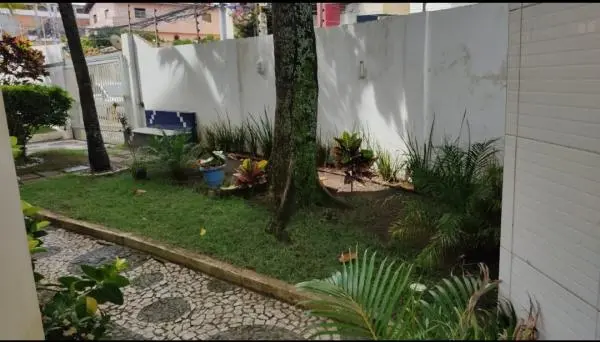 Imóvel no Costa Azul, 3/4 com dependência