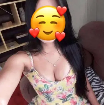 Ninfeta cavala com anal guloso e boquinha de veludo.