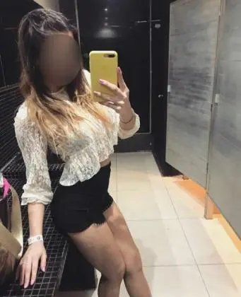Serei sua princesinha safada e irresistivel só pra você.