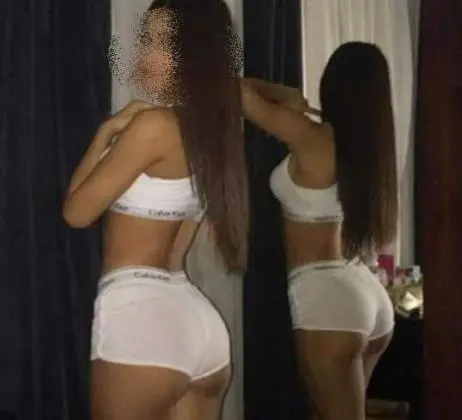 Sou uma morena da cavalgada deliciosa, carente excitante e cheia de tesão
