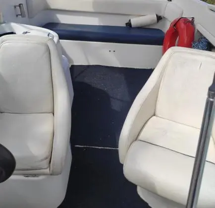 Assento De Barcos, Lanchas Ou Iate Descosturado? Eu Faço O Conserto Localizado.