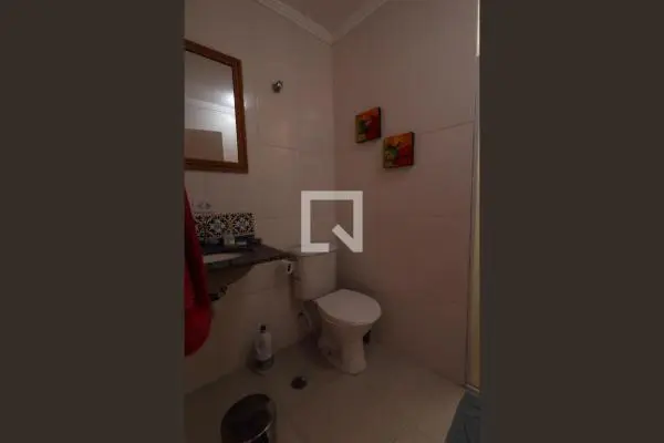 Casa para alugar em Cotia, 2 quartos, 2 banheiros e 1 vaga.