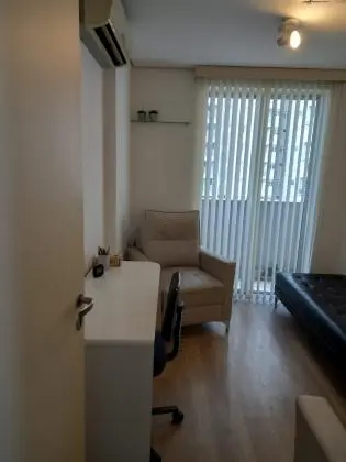 Conjunto Comercial Metrô Paraíso em frente à Estação bairro Paraíso / Vila Mariana