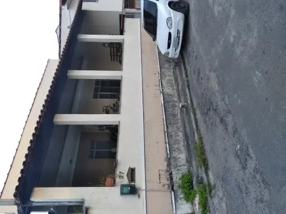 Ótima Casa de 230m2 no Bairro Santa Cruz, Rio de Janeiro - 4 Quartos, 1 Suíte, Ampla Sala e Excelente Localização!