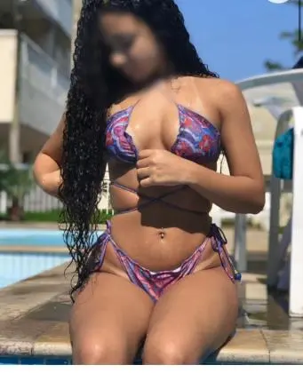 Júlia putinha novinha e cheia de tesao