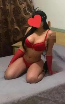 nova na cidade com um corpo muito sexy e natural.