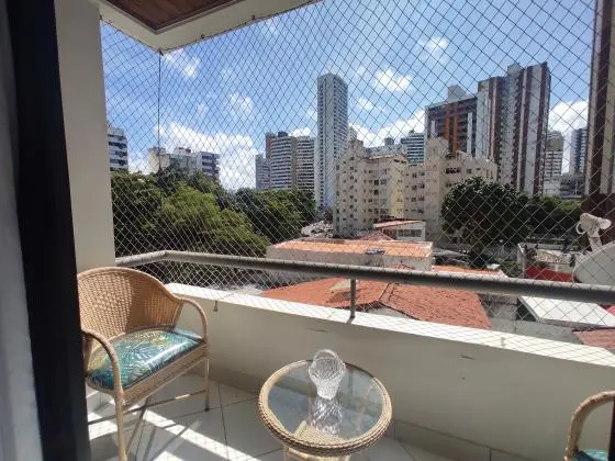 Apartamento na Pituba de 3/4 na Av Miguel Navarro Y Canizares