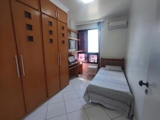 Apartamento na Pituba de 3/4 na Av Miguel Navarro Y Canizares