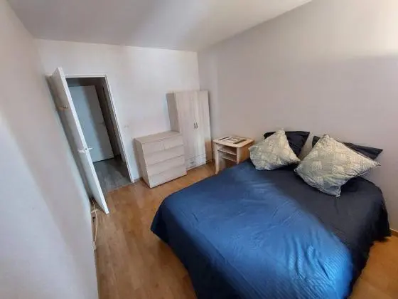 Espaçoso apartamento estúdio mobiliado de 55 m2