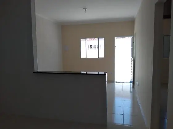 Vende-se linda casa com 3 dormitórios próximo á praia. VENHA CONFERIR