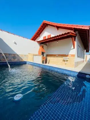 Linda casa próxima a praia para aproveitar com toda a família!!!