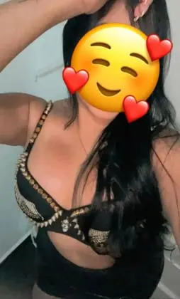 linda ninfeta, bem magrinha e muito gostosa.
