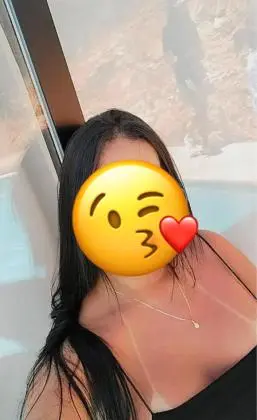 linda ninfeta, bem magrinha e muito gostosa.