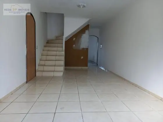 Sobrado padrão à venda