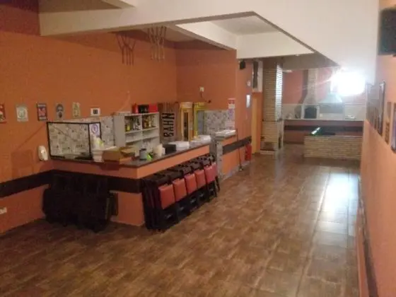 Alugo Espaço, Especialmente Para Bares, Restaurantes, Lanchonetes, Delivery E(ou) Afins, Em Excelente Localização.