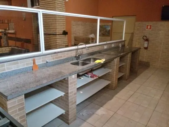 Alugo Espaço, Especialmente Para Bares, Restaurantes, Lanchonetes, Delivery E(ou) Afins, Em Excelente Localização.