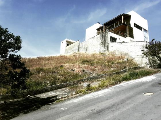 Terreno  à venda em Poços de Caldas MG. Bairro Parque San Carlo. R$250.000,00