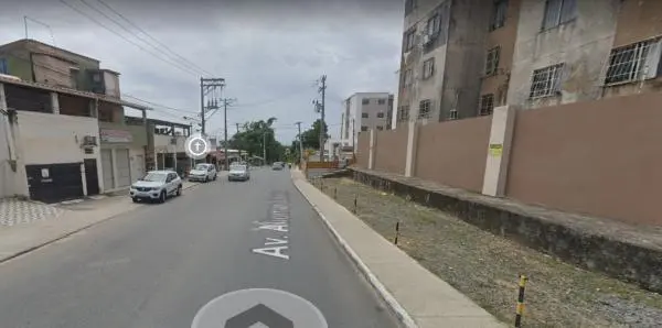 Aluga se Loja frente Avenida Aliomar na Estrada Velha Cajazeiras
