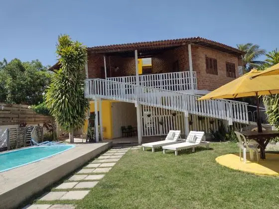 casa ideal pousada 12 quartos piscina cond. fechado em Ipioca
