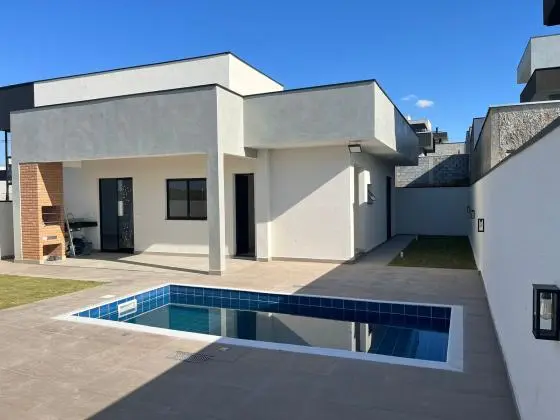 Linda Casa no Condominio Malibu