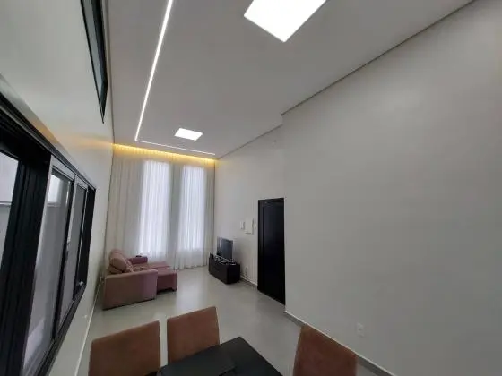Linda Casa no Condominio Malibu