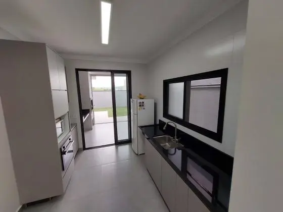 Linda Casa no Condominio Malibu