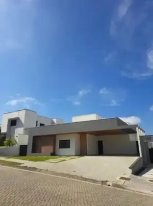 Linda Casa no Condominio Reserva do Paratehy