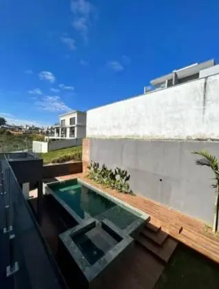 Linda Casa no Condominio Residencial Mônaco
