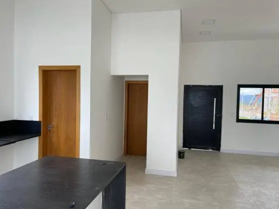 Linda Casa no Condominio Santa Monica