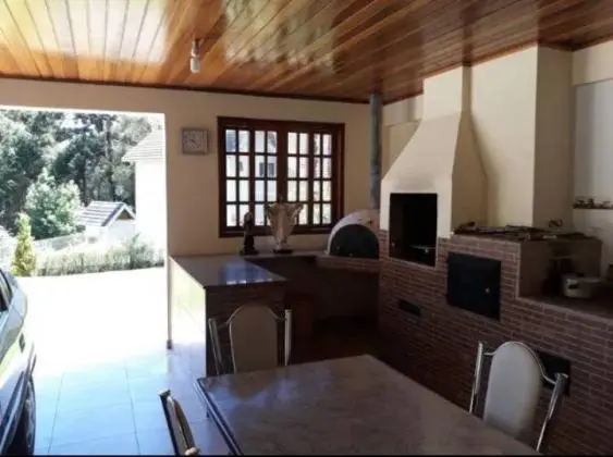 LInda Casa no Jardim Embaixador ha 700 metros da praça Capivari