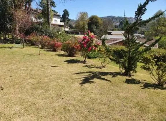 LInda Casa no Jardim Embaixador ha 700 metros da praça Capivari