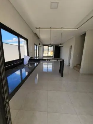 Lindo Sobrado no Condominio Malibu