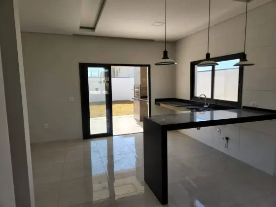 Lindo Sobrado no Condominio Malibu