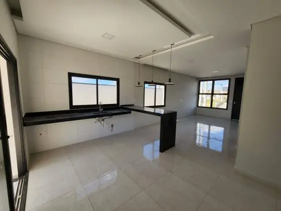 Lindo Sobrado no Condominio Malibu