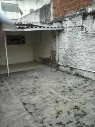Alugo casa para fins comerciais