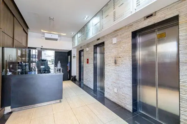 Conjunto Comercial na Avenida Candido de Abreu, 19° Andar, com 95M2 Privativos