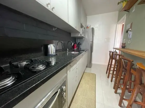 Excelente apartamento reformado em campinas com 02 dormitórios