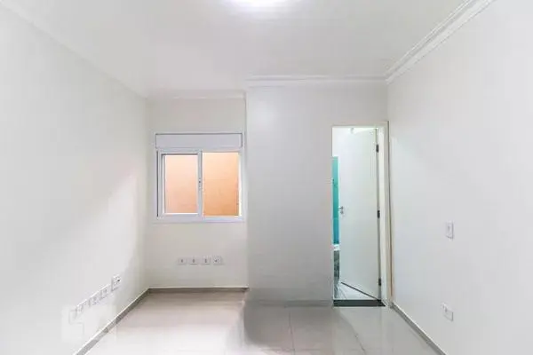 Sobrado com 3 suítes e 2 vaga em Jardim Petrópolis