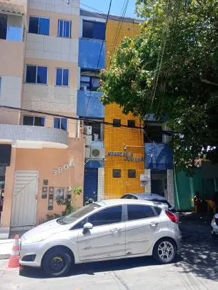 Sala comercial bem localizada em Itapuã