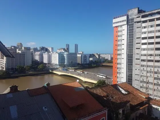 Alugo apto mobiliado na rua da Aurora