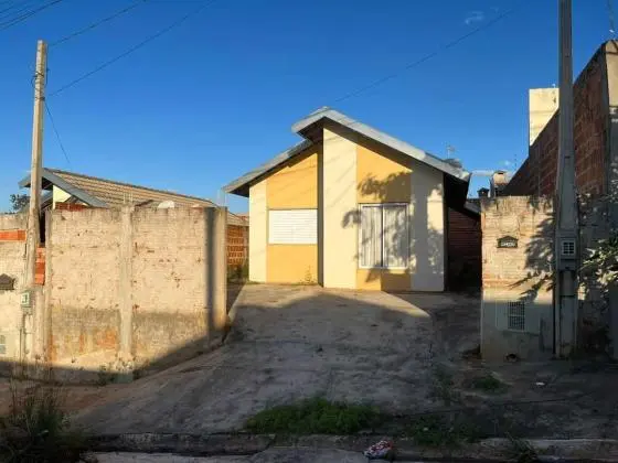 CASA  À VENDA, ESTUDA TROCA, PERMUTA no (a) JARDIM ANTONIO ALFONSO