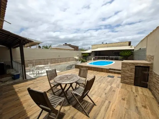 Excelente casa em Itaipuaçu com 3 quartos (sendo 1 para hóspedes), piscina e churrasqueira!