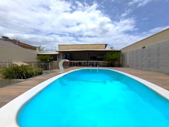 Excelente casa em Itaipuaçu com 3 quartos (sendo 1 para hóspedes), piscina e churrasqueira!