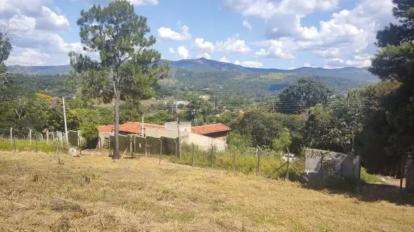 Atibaia, Bairro de Chácaras, 601m2, 200mil.